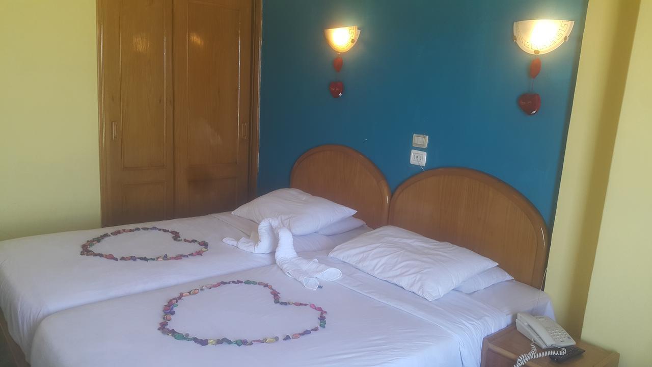 Hotel Royal Crown عائلات فقط